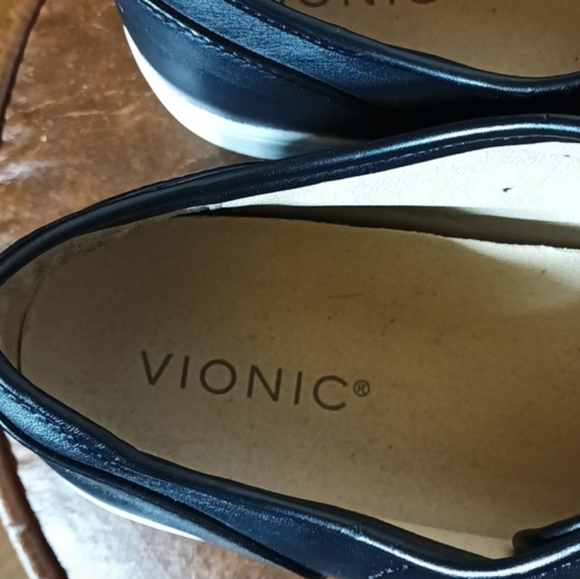 Vionic Keke sneaker black leather ribbon laces size 9.5 - Picture 5 of 9